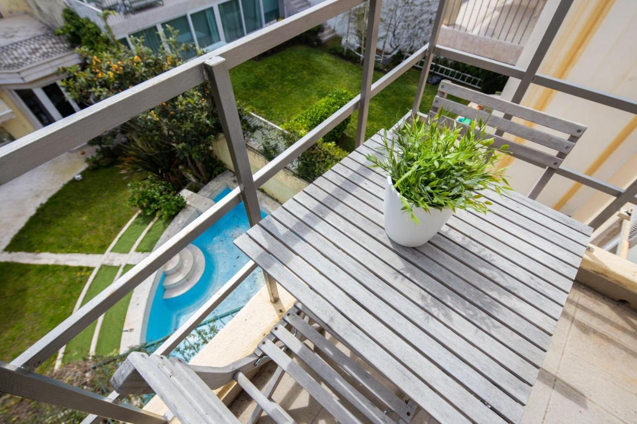 Lapa 3Bdr Duplex W/ Balcony By Lovelystay リスボン エクステリア 写真
