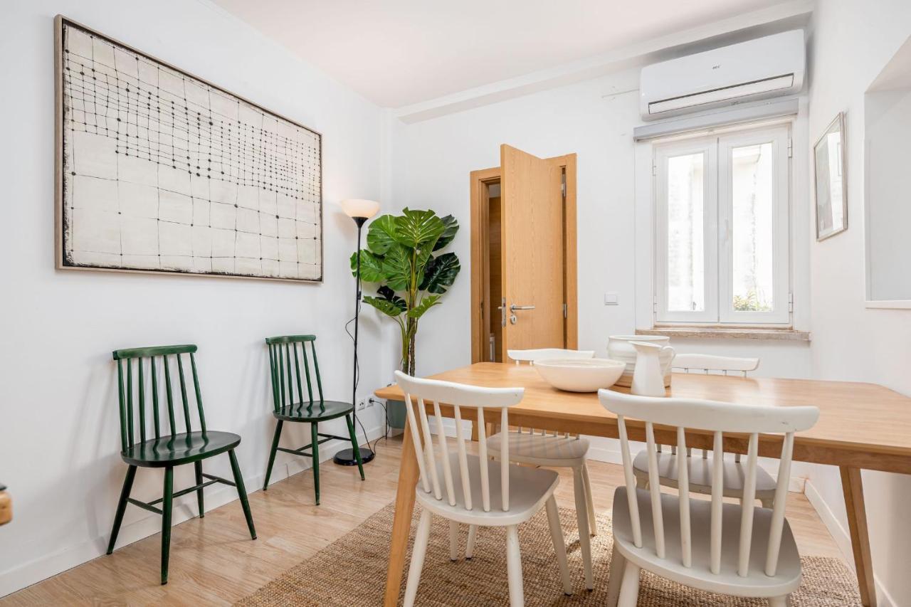 Lapa 3Bdr Duplex W/ Balcony By Lovelystay リスボン エクステリア 写真